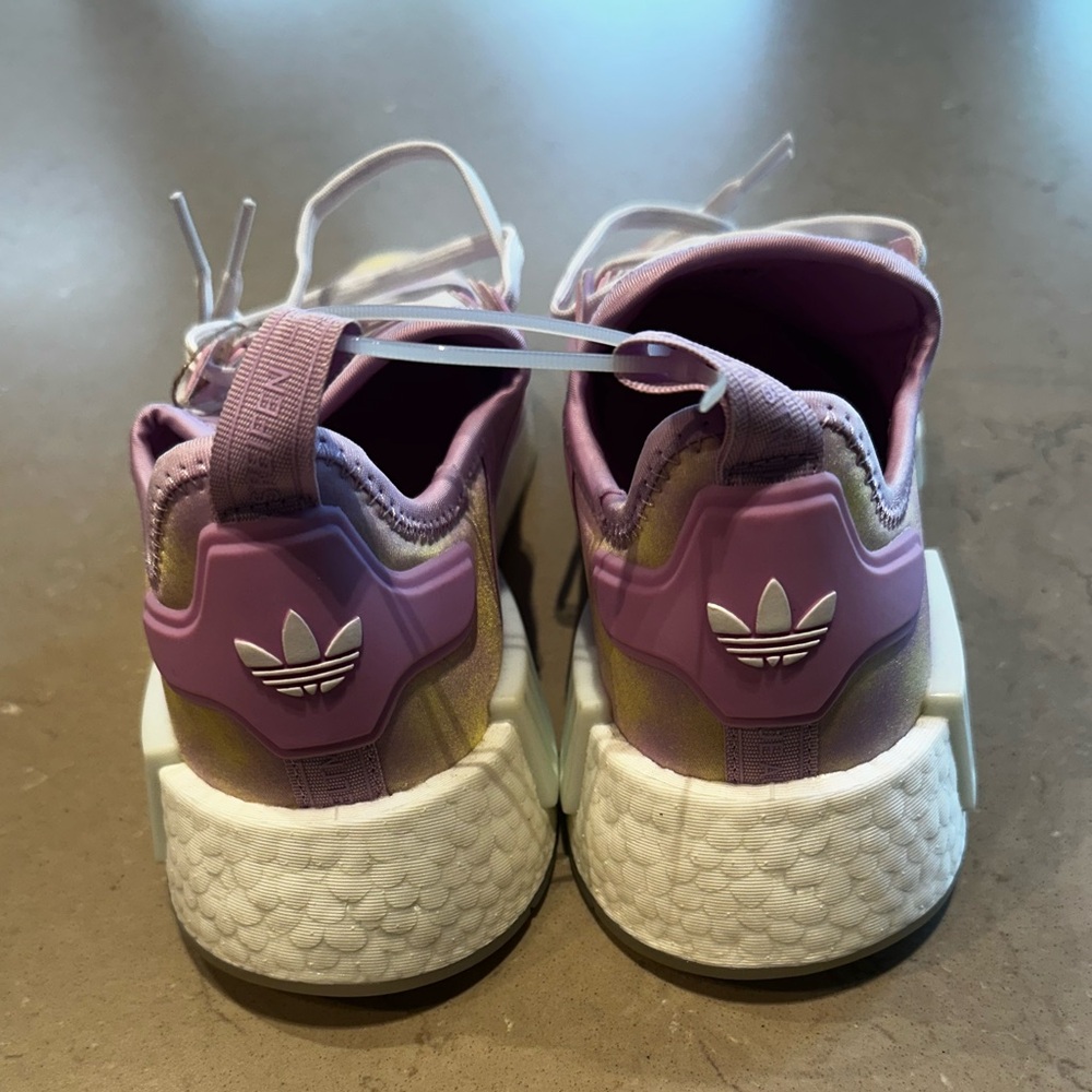 Adidas NMD_R1 Pastel Pink Tie Dye Fits Women’s 7 - 7.5 or Youth 6Y Big Girl NWT - Picture 4 of 12